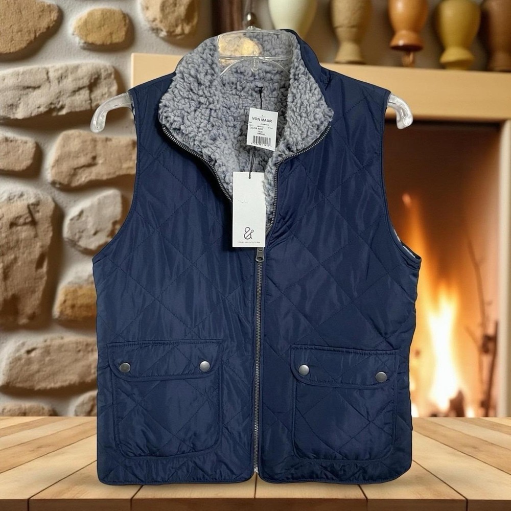Thread & Supply NWT Reversible Sherpa / Quilted Navy Blue Vest Small Women's